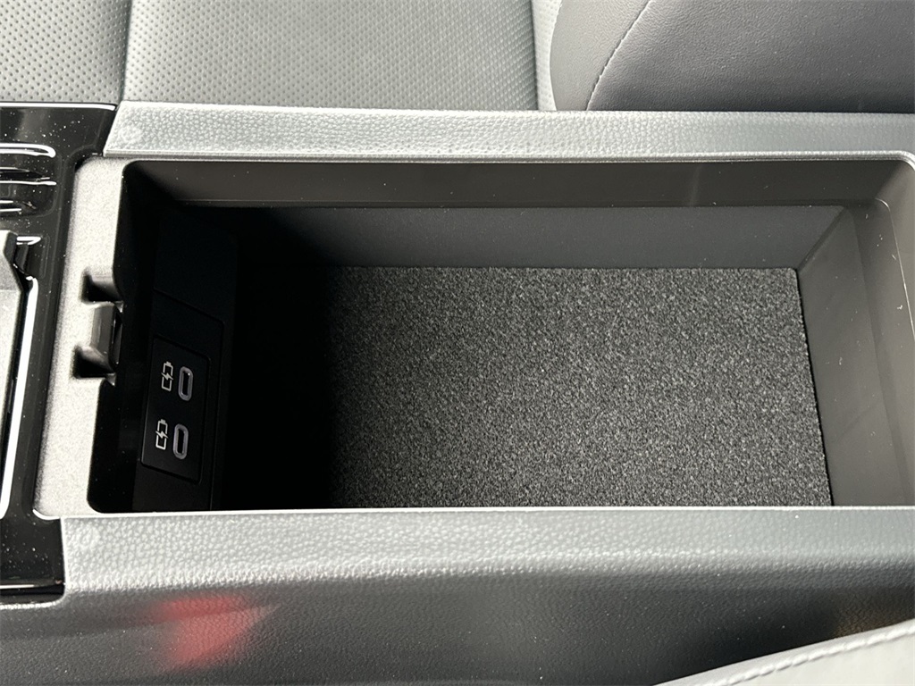 2024 Toyota Prius Limited photo 26