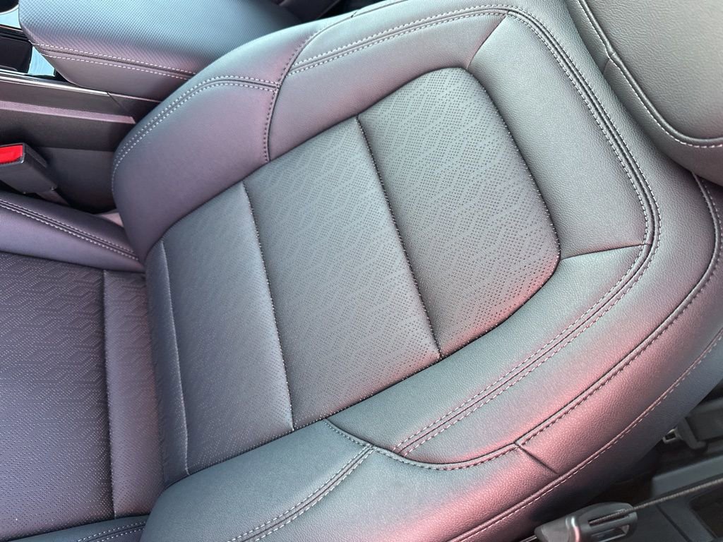 2026 Chevrolet Equinox LT photo 3