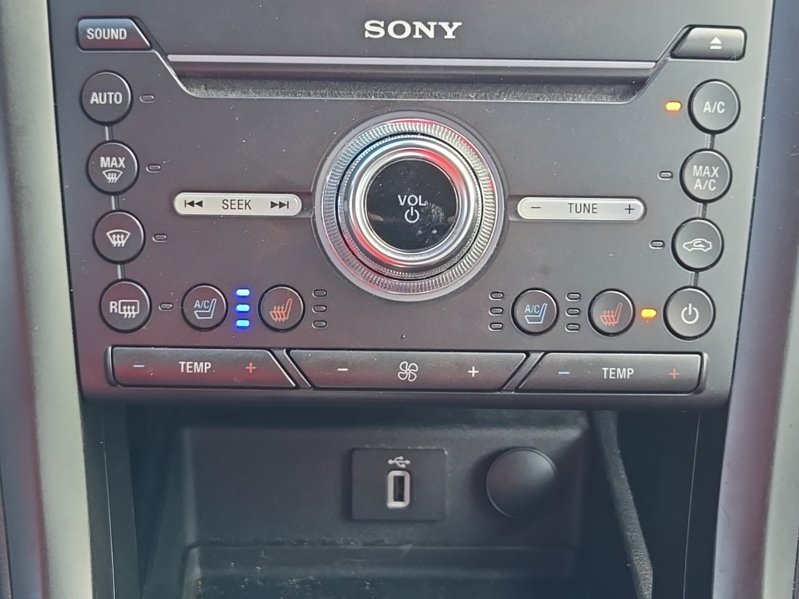 2018 Ford Fusion Hybrid Titanium photo 11