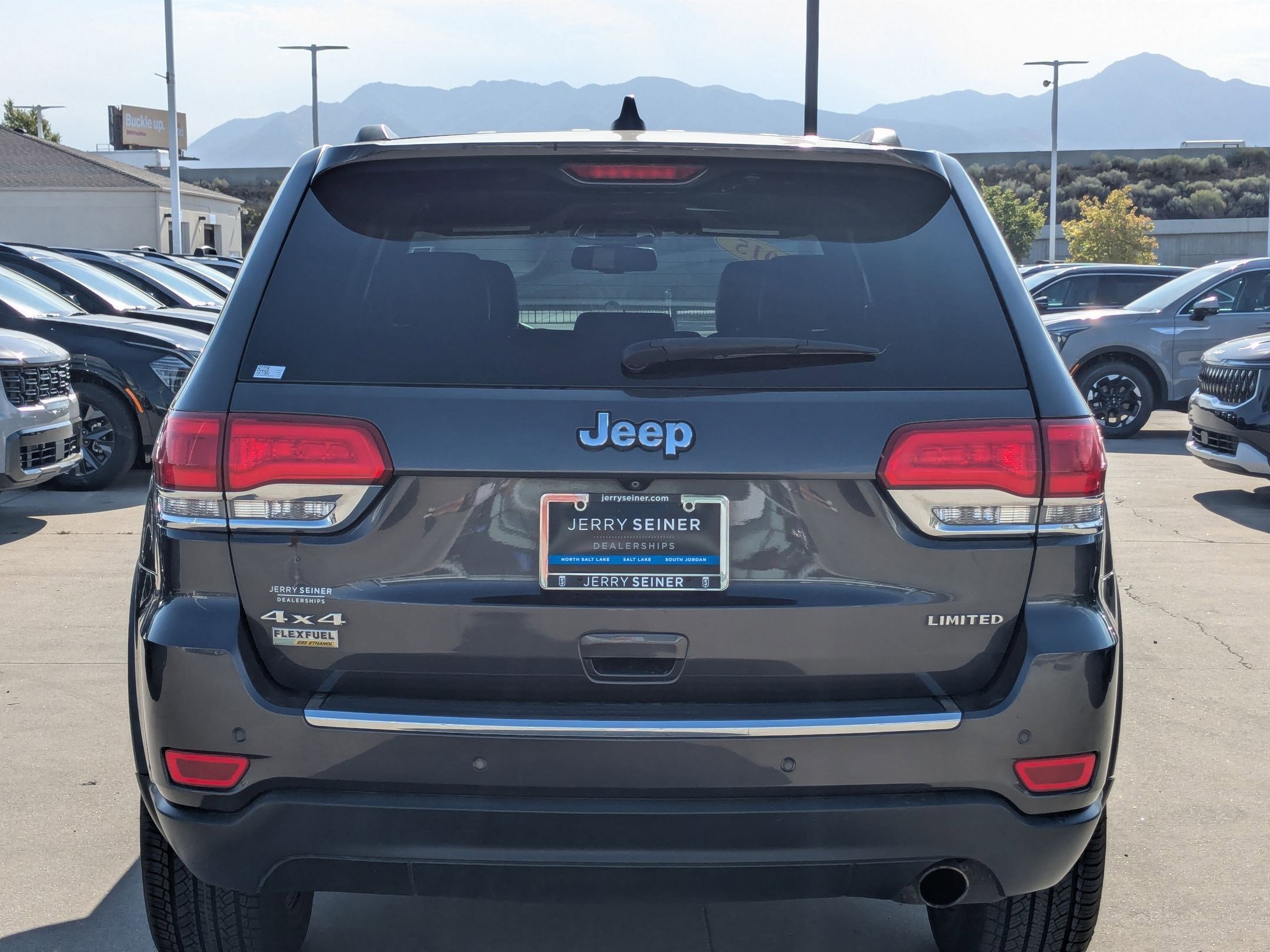 2015 Jeep Grand Cherokee Limited photo 3