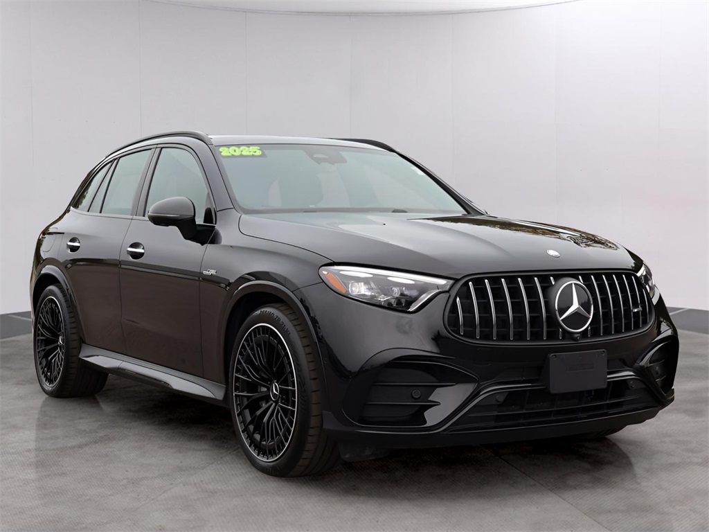 2025 Mercedes Benz GLC 43 AMG 4MATIC photo 3