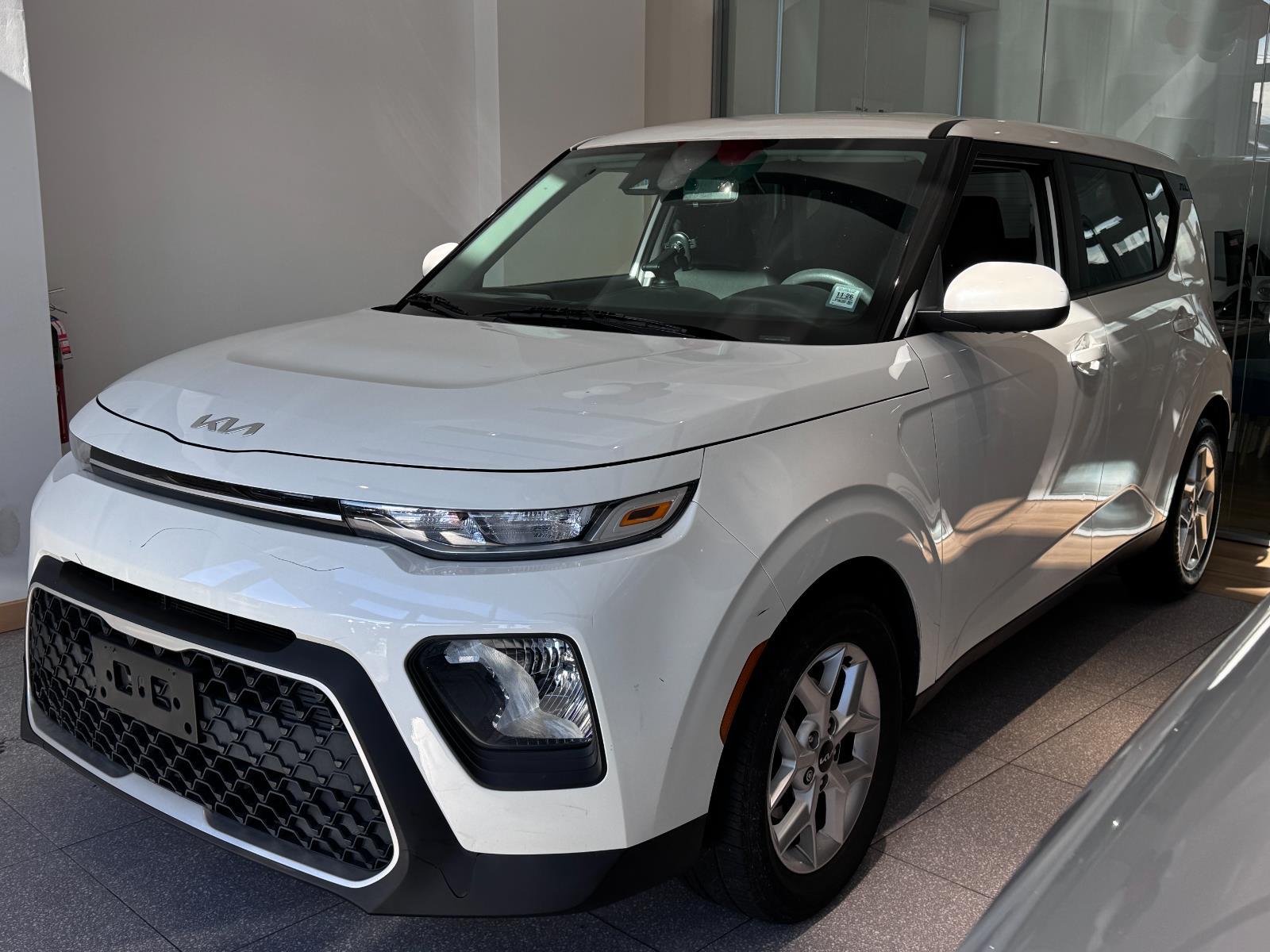 2022 Kia Soul LX's photo