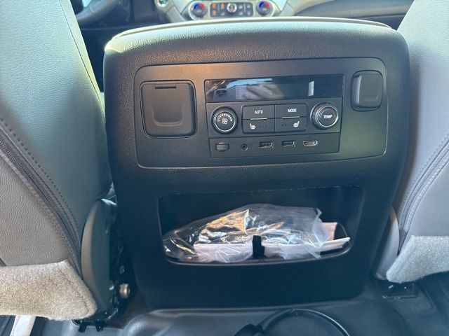 2018 Chevrolet Tahoe LT photo 24