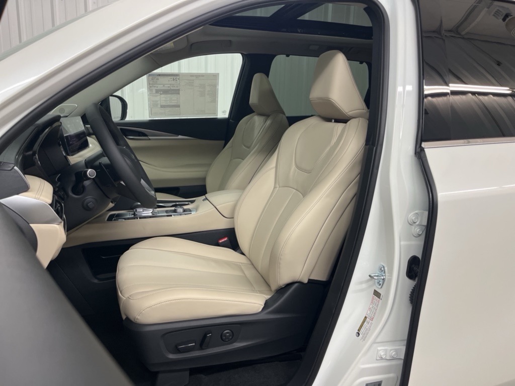 2025 Infiniti QX60 Luxe photo 9