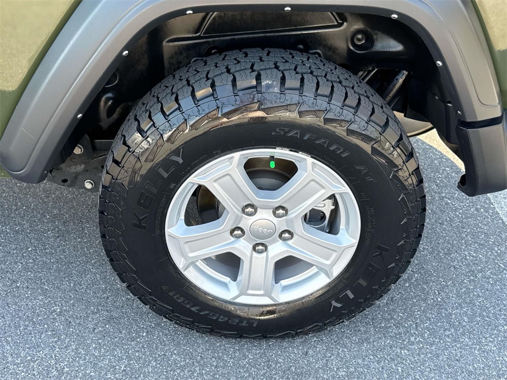 2022 Jeep Wrangler Sport S photo 11