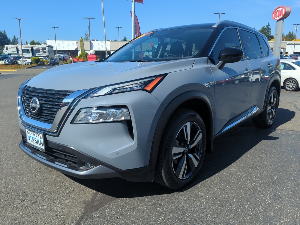 2022 Nissan Rogue SL photo 3