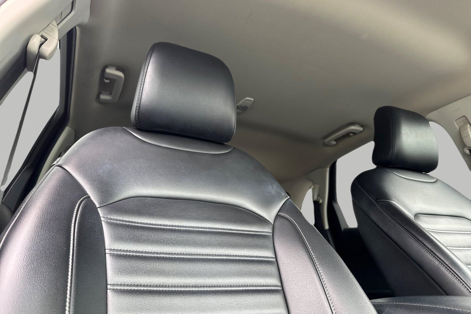 2022 Ford Edge SEL photo 18
