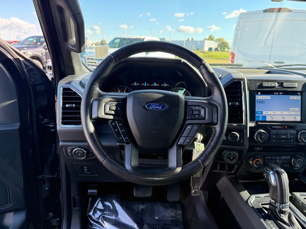 2016 Ford F-150 XLT photo 12