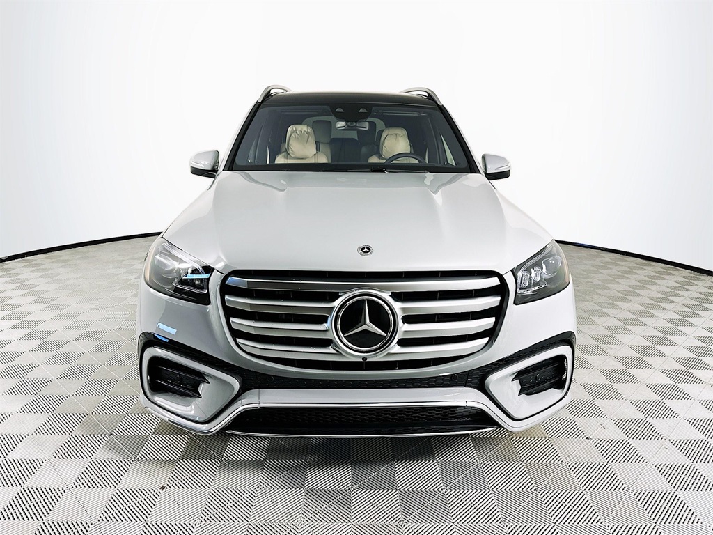 2026 Mercedes Benz GLS 580 4MATIC photo 2