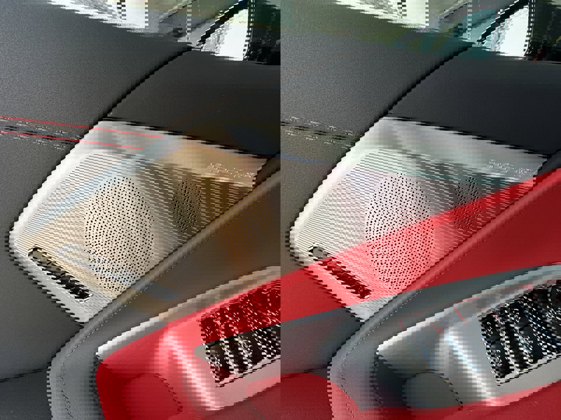 2025 Chevrolet Corvette 2LT photo 21
