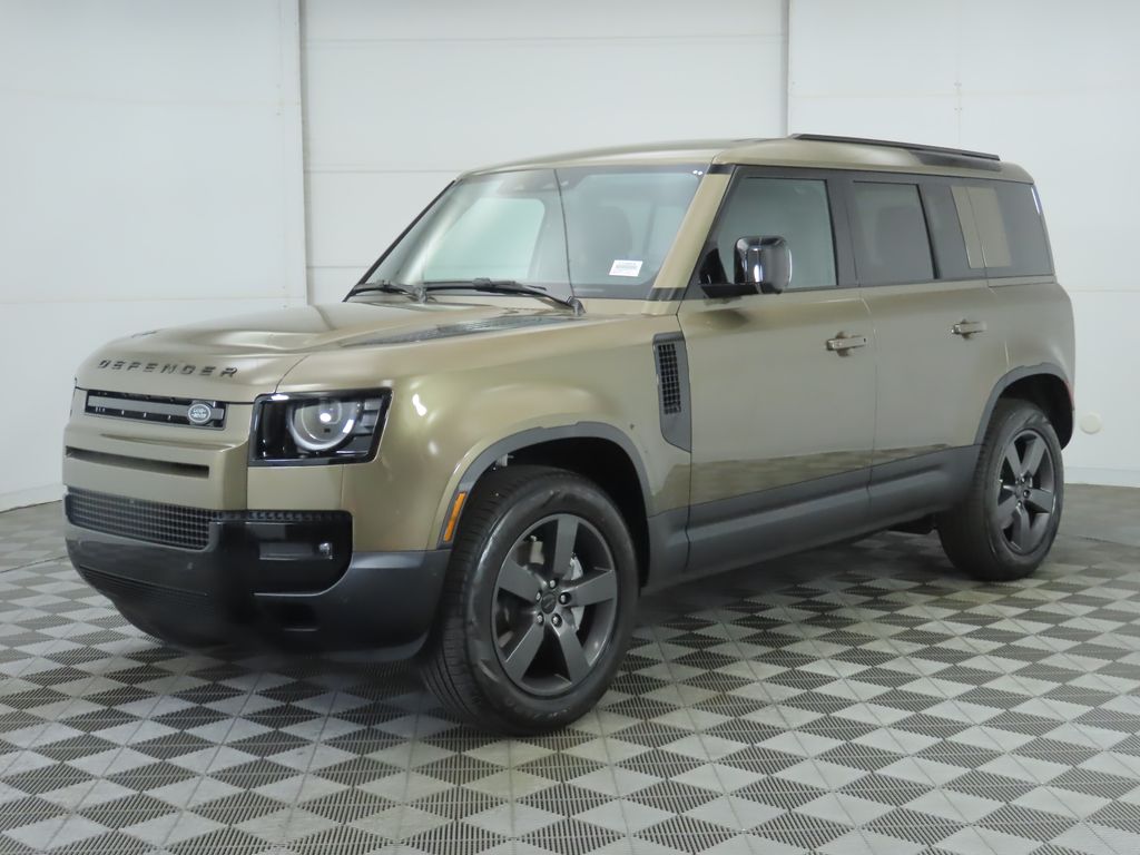 2026 Land Rover Defender S's photo