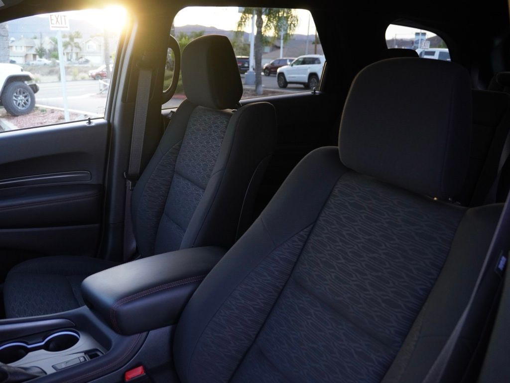 New 2025 Diamond Black Clear-Coat Exterior Paint Dodge R/T Blacktop image 21