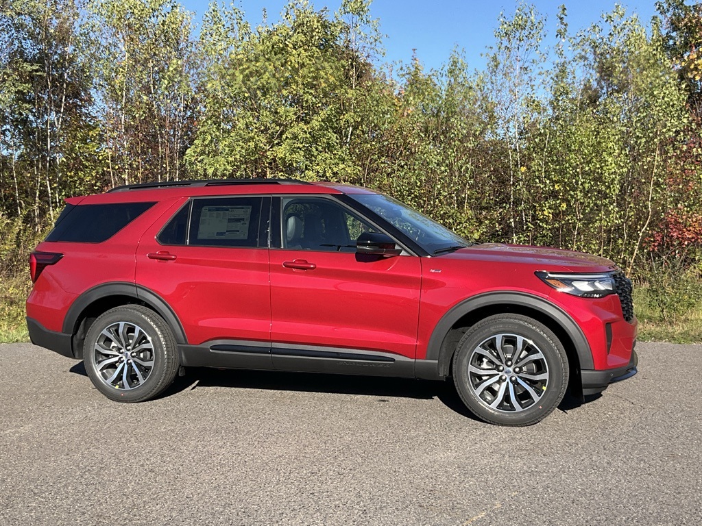 2026 Ford Explorer ST-LINE's photo