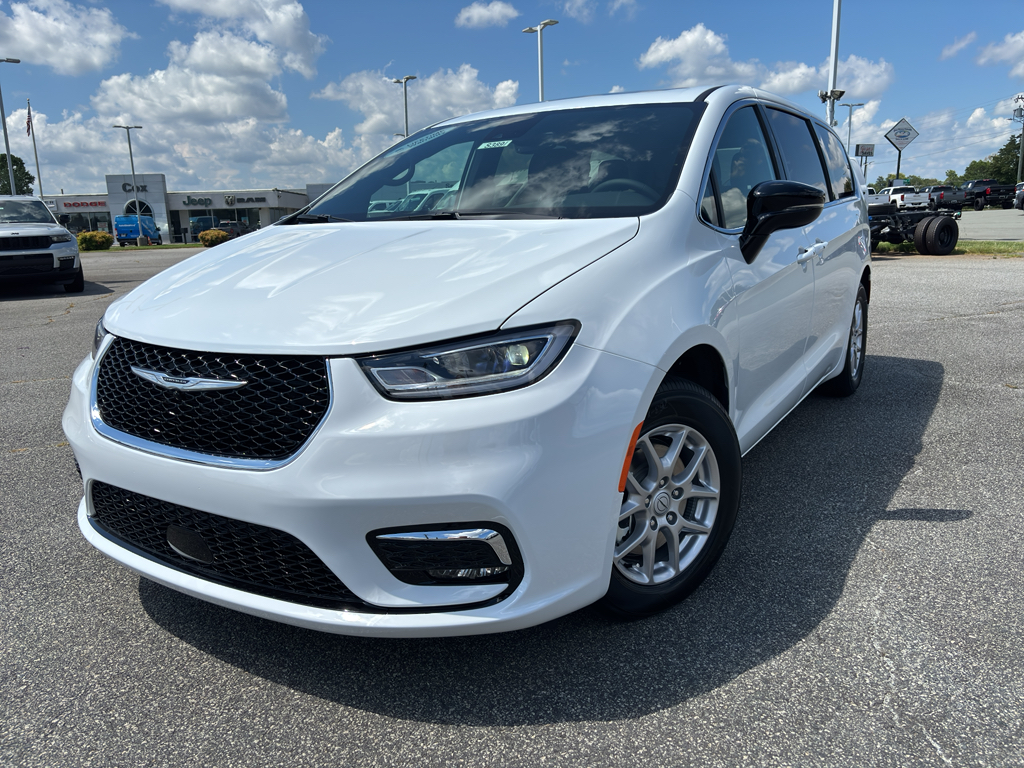 2025 Chrysler Pacifica photo 2