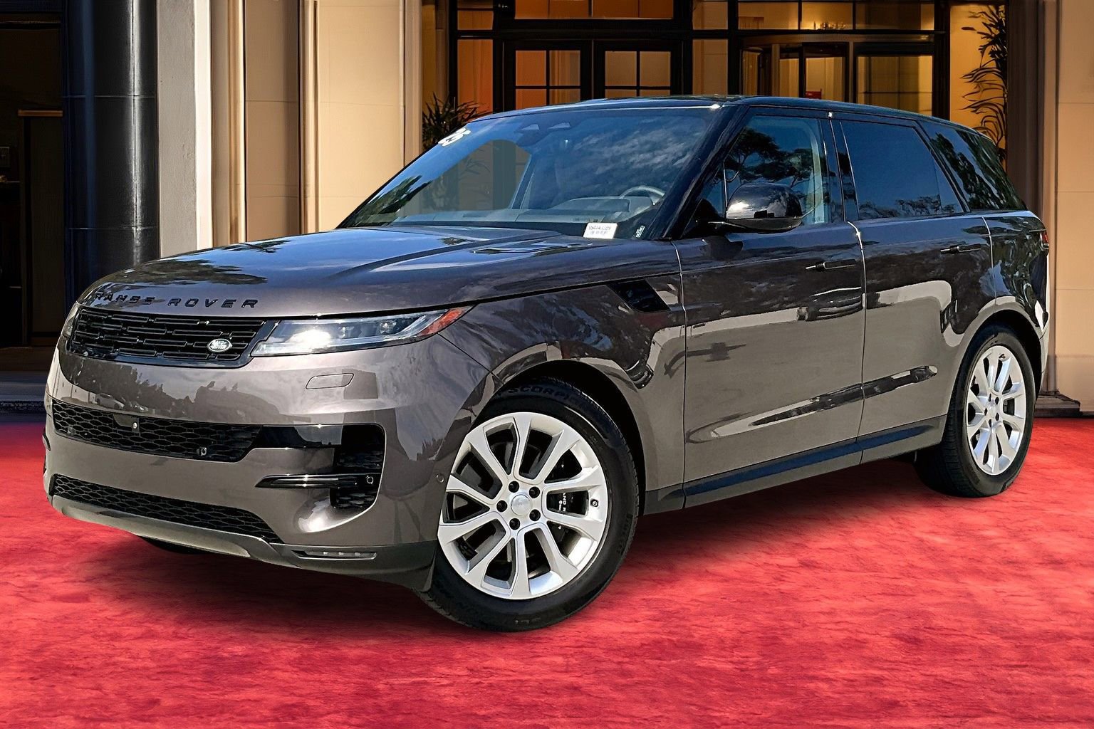 2025 Land Rover Range Rover Sport SE