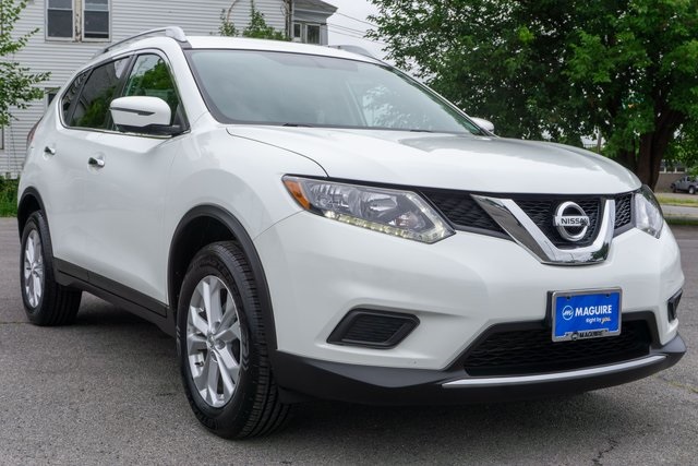 2016 Nissan Rogue SV photo 3