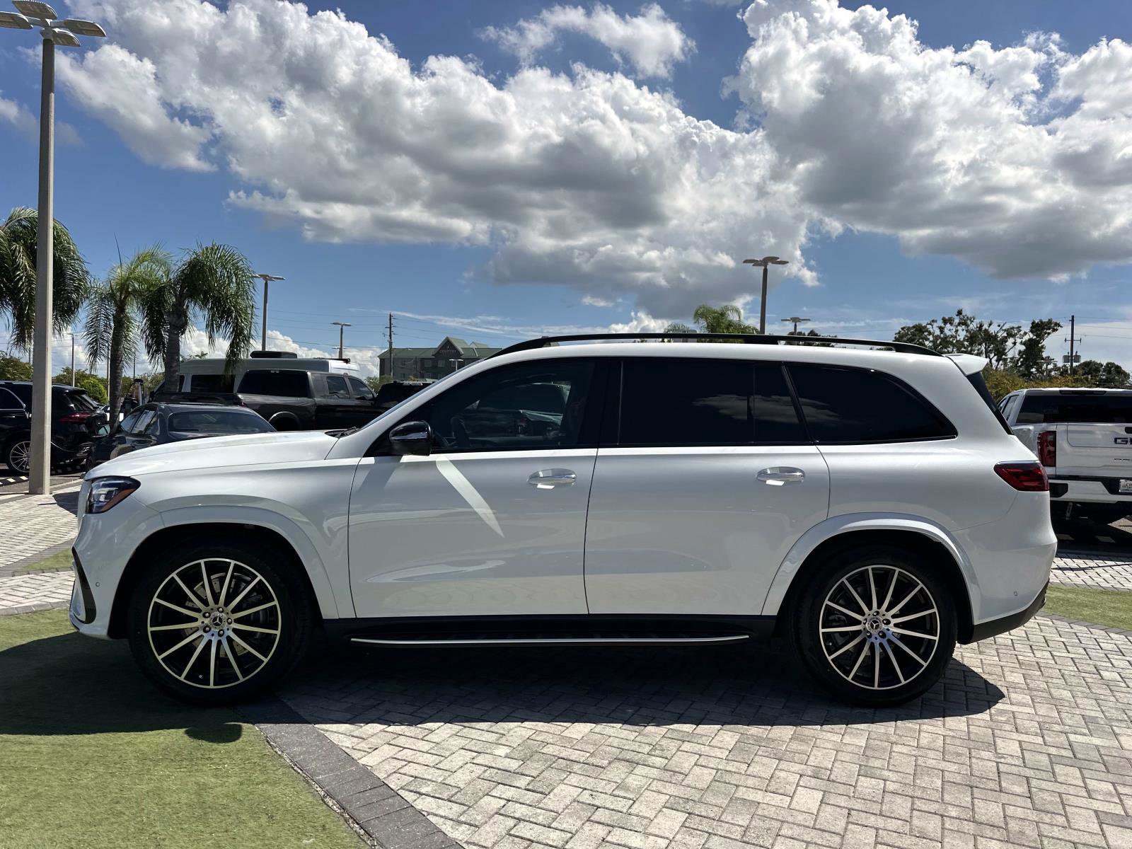 2026 Mercedes Benz GLS 580 4MATIC photo 6