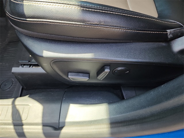 2021 Ford Escape Titanium Hybrid photo 16
