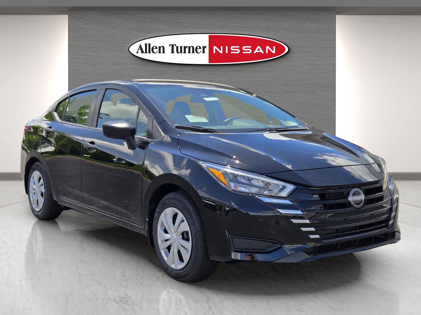 2025 Nissan Versa Sedan S's photo