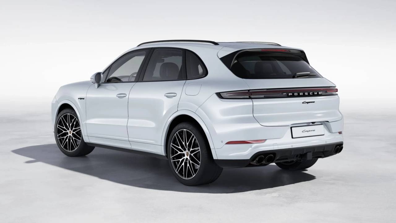 2026 Porsche Cayenne E-Hybrid photo 3
