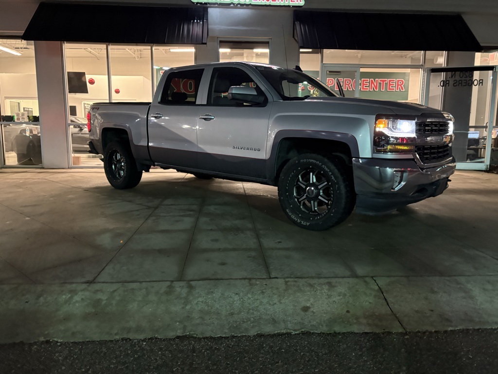 Used 2016 Chevrolet Silverado 1500 LT with VIN 3GCUKRECXGG220447 for sale in Kansas City