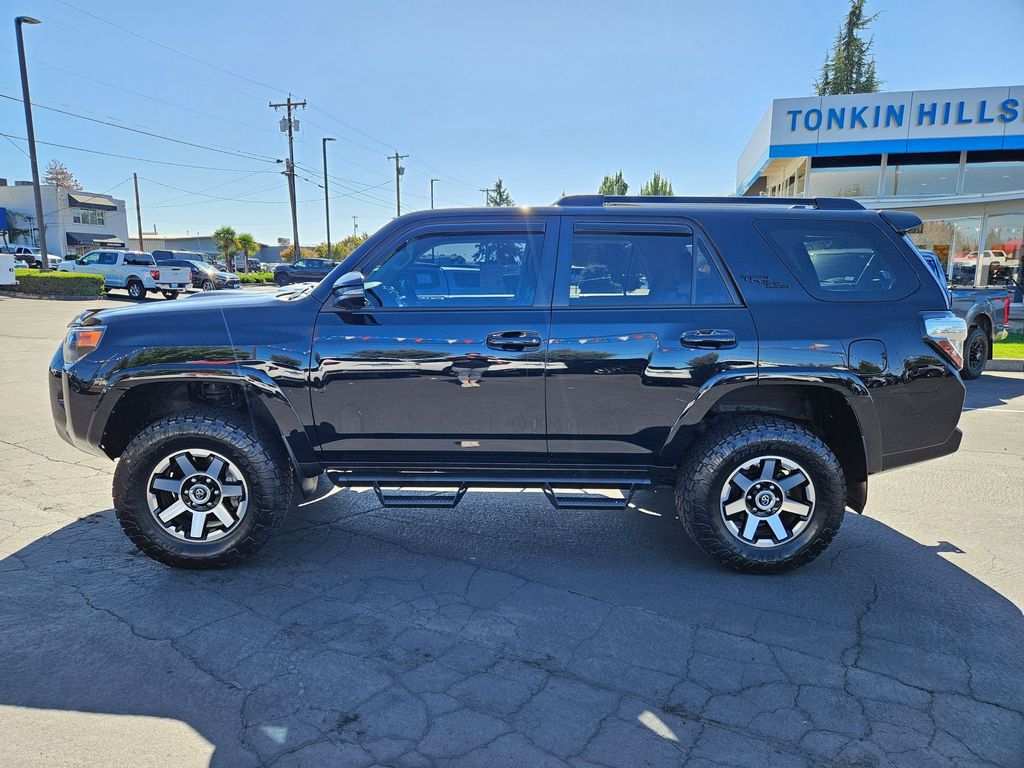 2021 Toyota 4Runner TRD Off-Road Premium photo 3