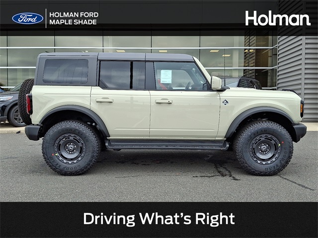 2025 Ford Bronco 4-Door Outer Banks's photo