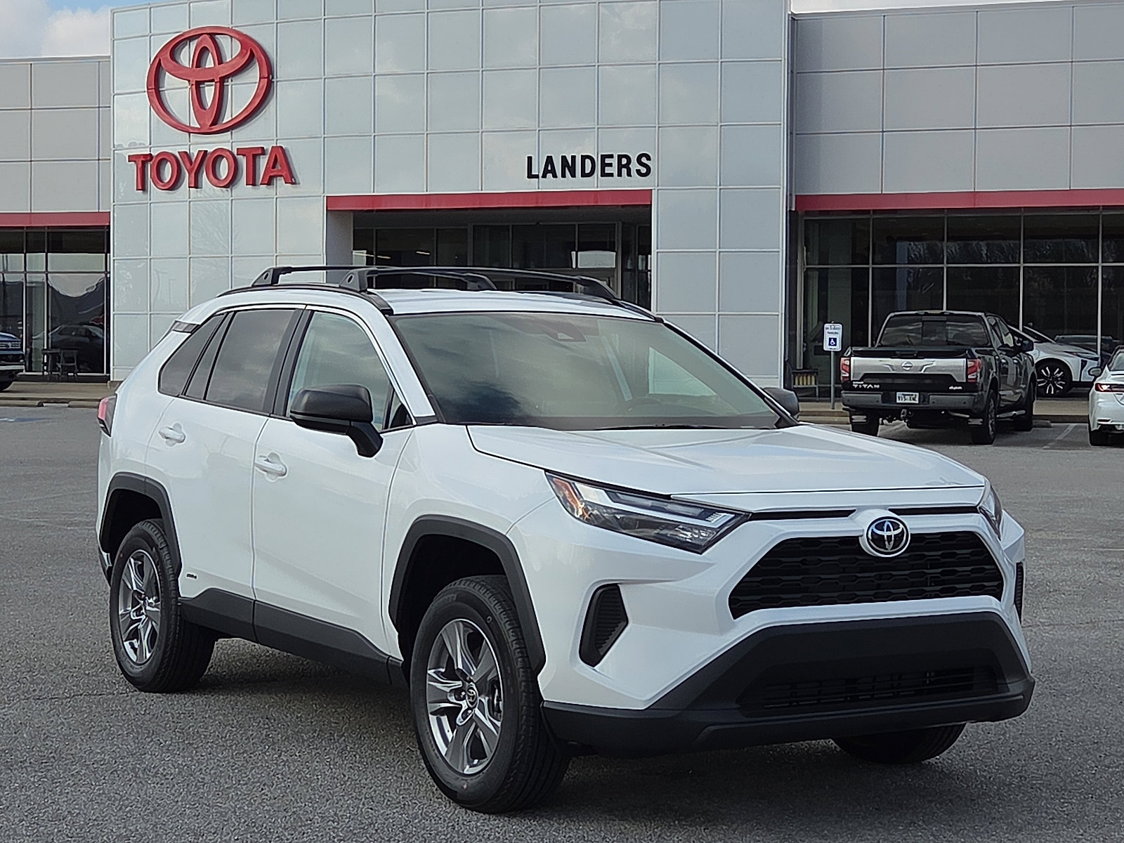 2025 Toyota RAV4 LE's photo