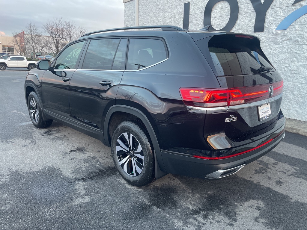 2026 Volkswagen Atlas SE photo 3