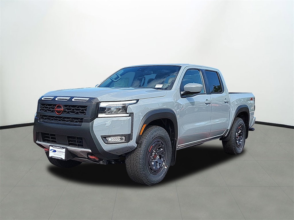 2025 Nissan Frontier PRO-4X's photo