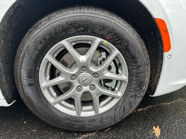 2026 Chrysler Pacifica photo 11
