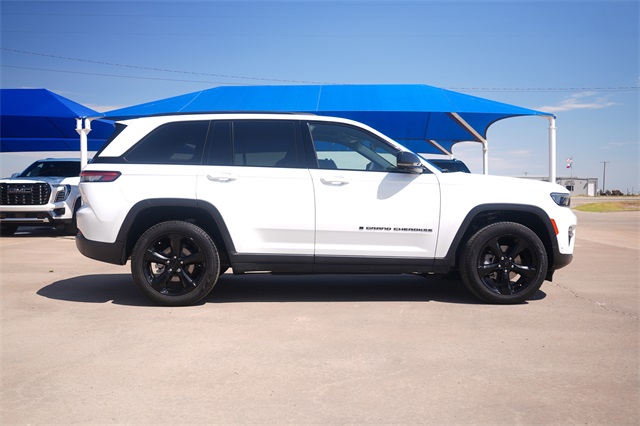 2024 Jeep Grand Cherokee Limited photo 3