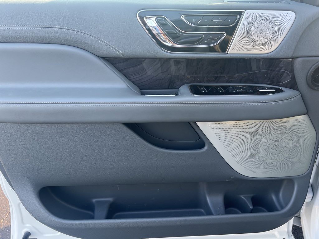 2021 Lincoln Navigator L Reserve photo 7