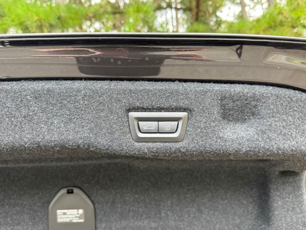 2026 Bmw 550e xDrive photo 16