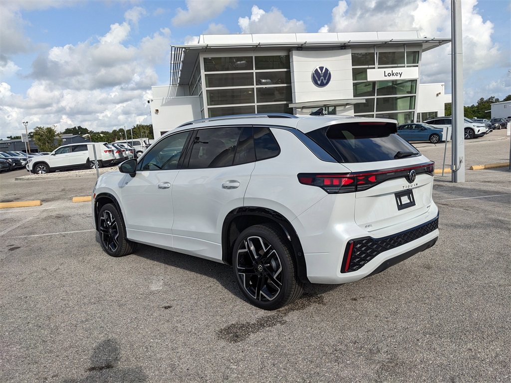 2025 Volkswagen Tiguan SEL R-Line Black photo 3