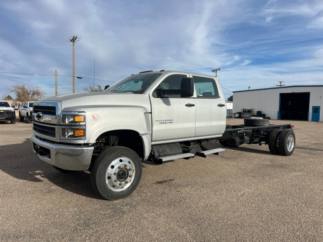 2024 Chevrolet Silverado 4500 Medium Duty Chassis Cab Work Truck's photo