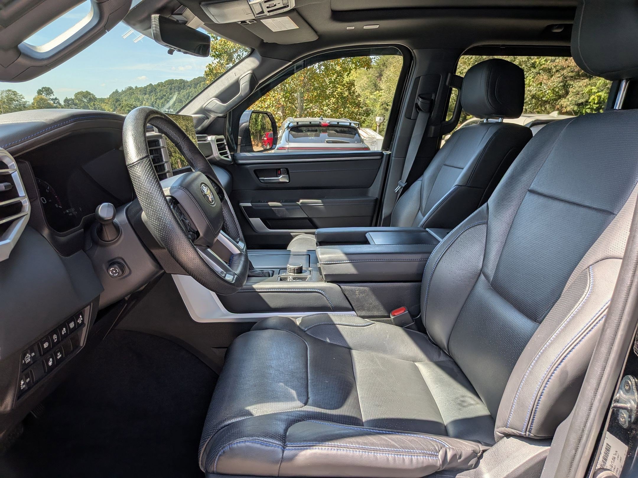 2022 Toyota Tundra Platinum photo 14