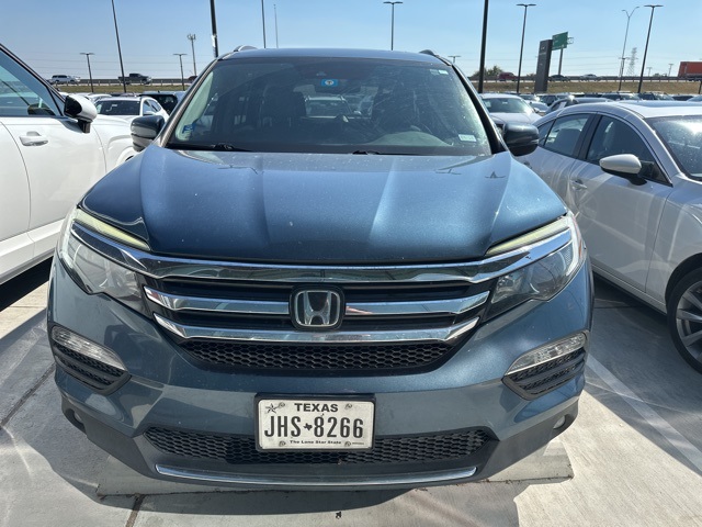 2017 Honda Pilot Touring photo 3