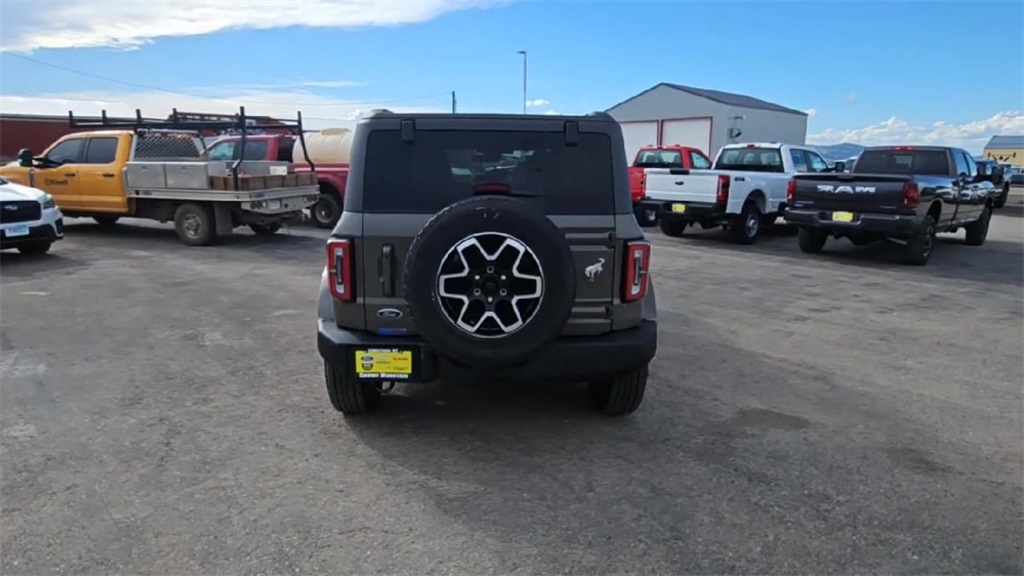 2025 Ford Bronco Outer Banks photo 7