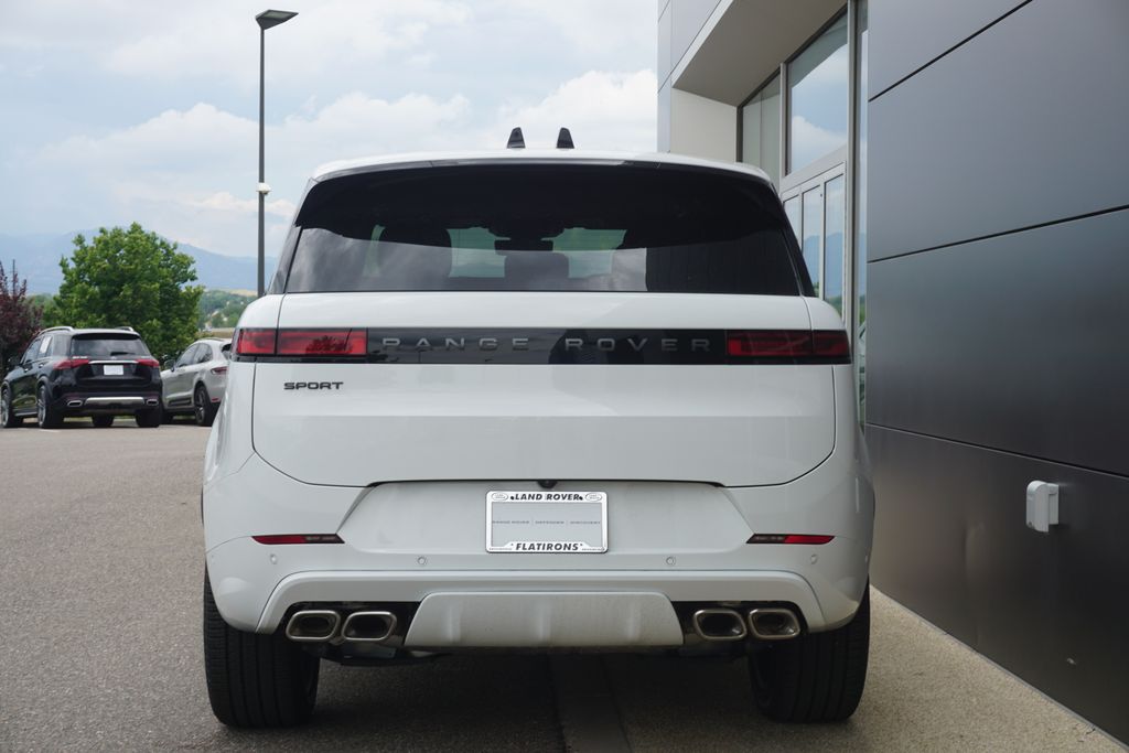2025 Land Rover Range Rover Sport SE photo 5