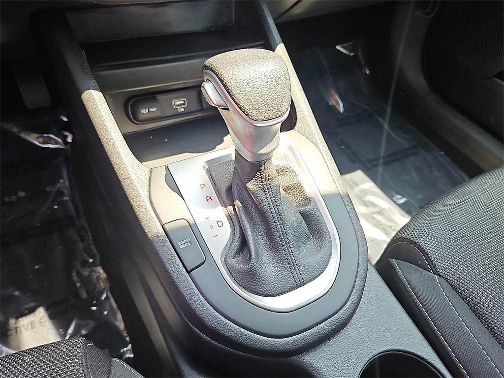 2023 Kia Forte LXS photo 12
