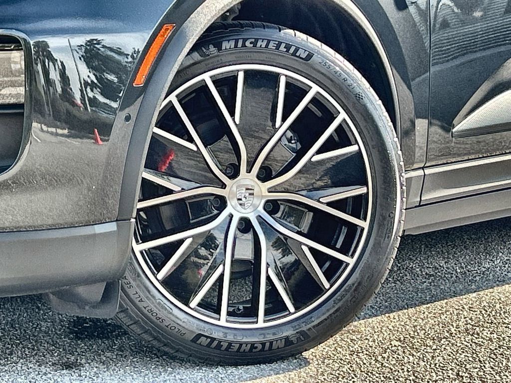 2024 Porsche Macan Electric 4 photo 14