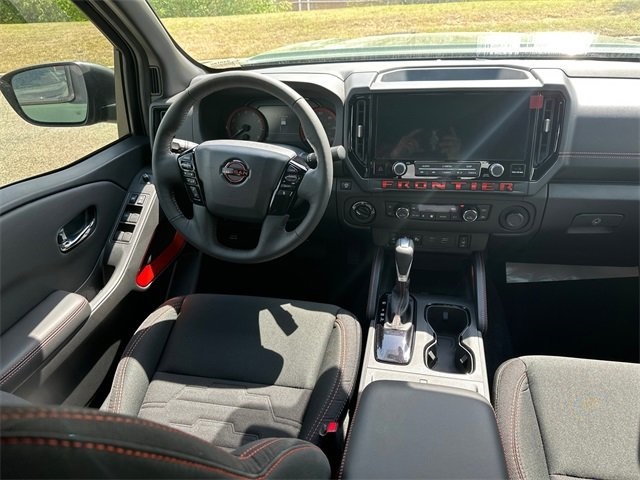 2025 Nissan Frontier PRO-4X photo 4