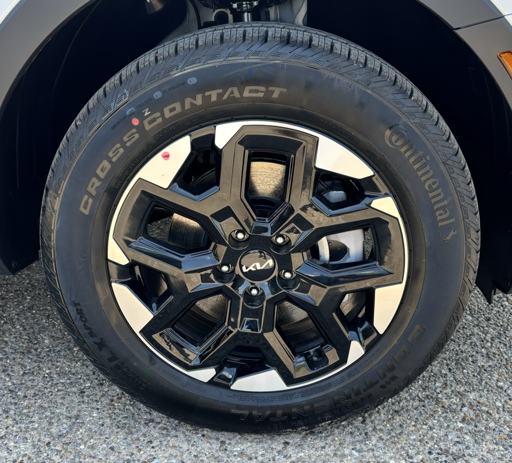 2025 Kia Sorento S photo 20