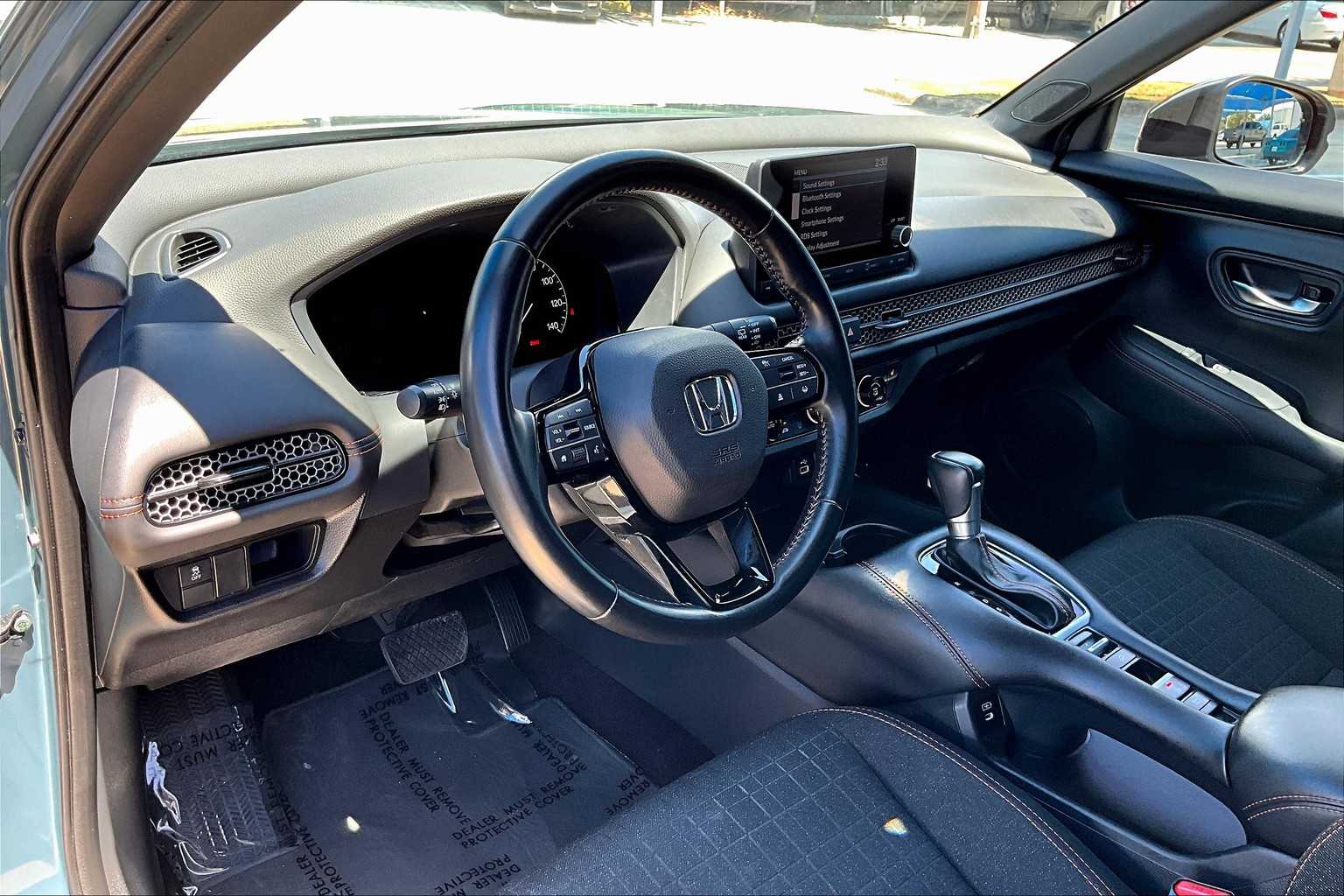 2025 Honda HR-V Sport photo 12