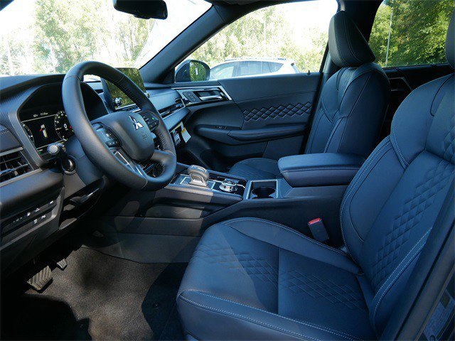 2025 Mitsubishi Outlander PHEV SEL photo 2