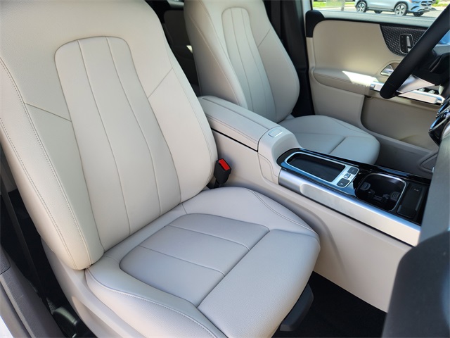 2025 Mercedes Benz GLB 250 4MATIC photo 16