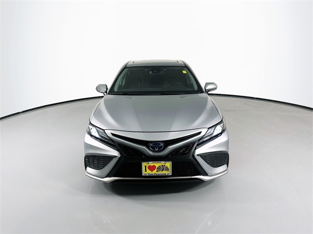 2022 Toyota Camry Hybrid XSE photo 3