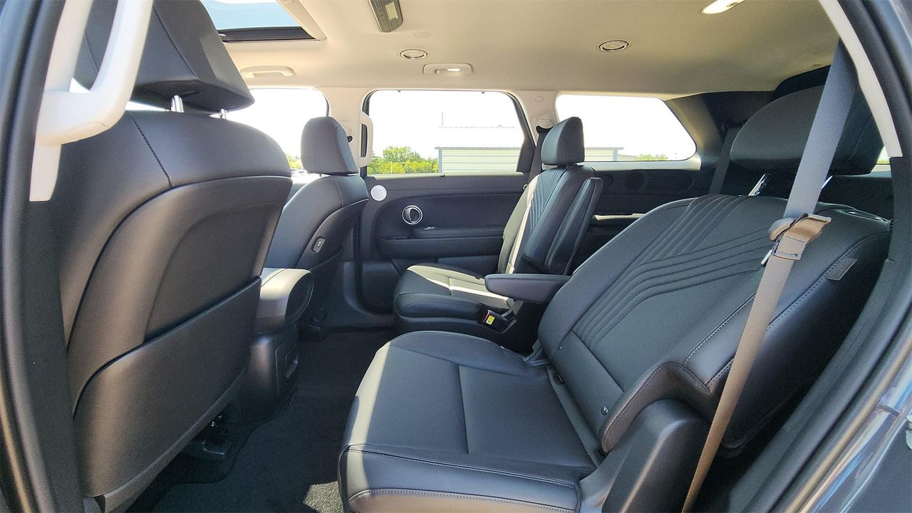2026 Hyundai Palisade SEL photo 18