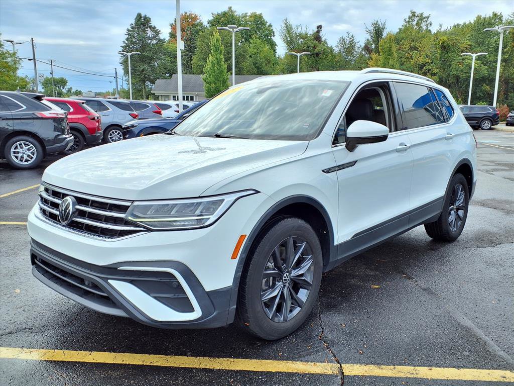 2022 Volkswagen Tiguan SE photo 2